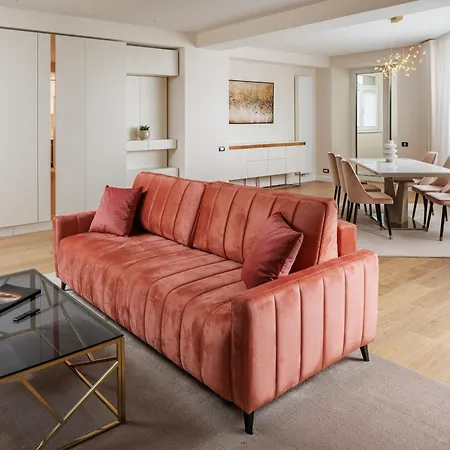 Apartment Skylark 4*