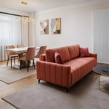 Skylark 4* Brasov