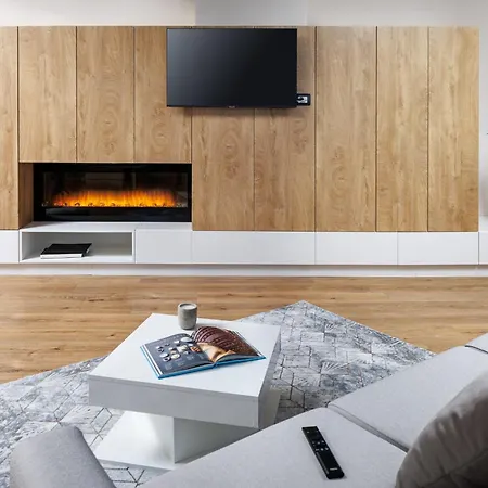 아파트 Skylark 4*