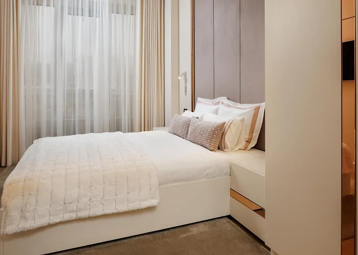 Skylark 4* Брашов