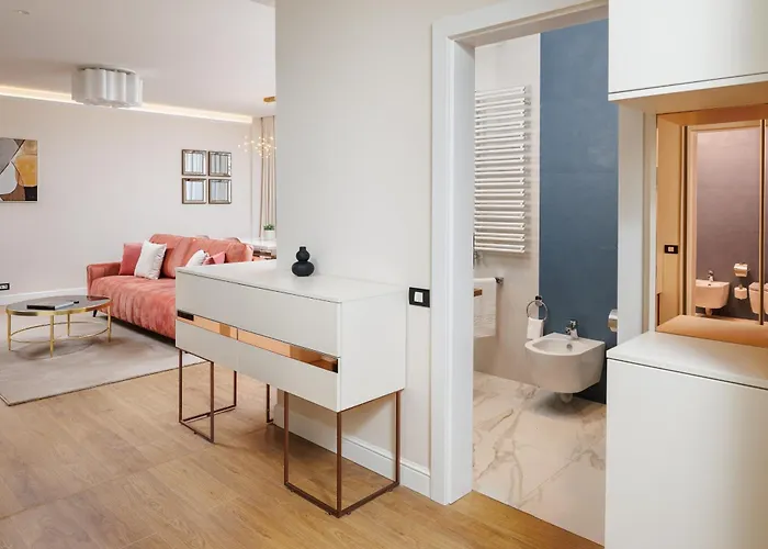 Skylark Apartament 4*