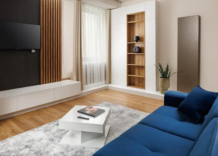 Skylark Apartment 4*