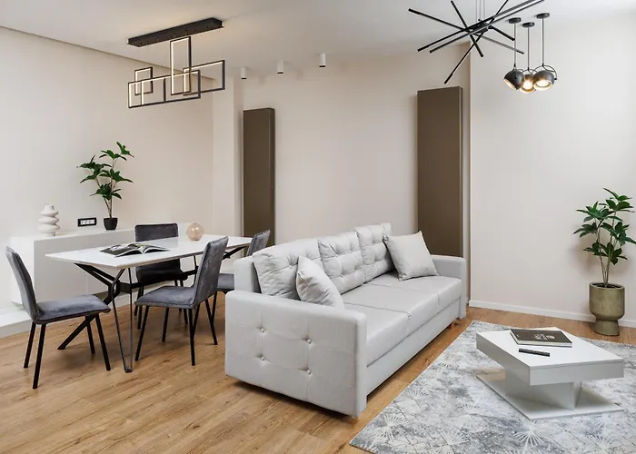 Apartment Skylark 4*