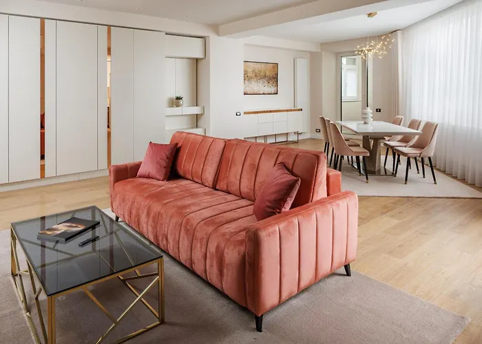 Apartment Skylark 4*